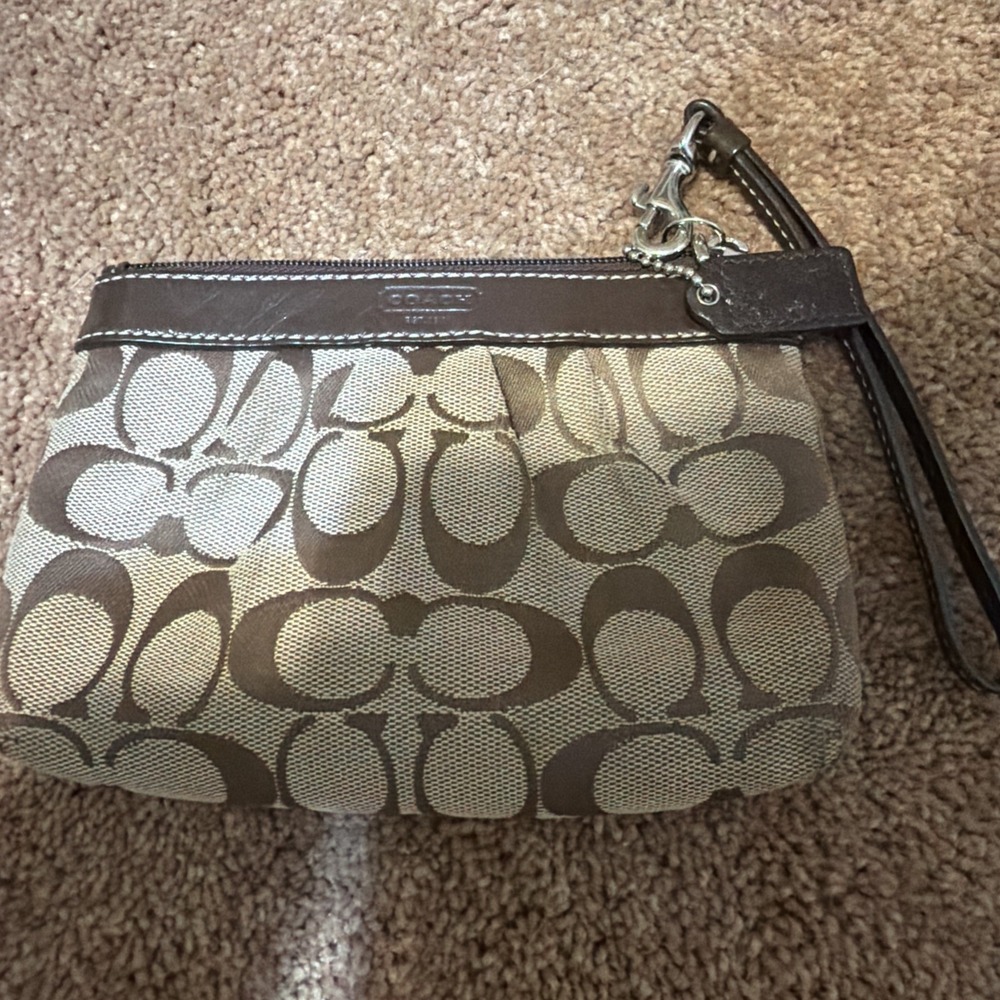 Coach Brown Signature C Monogram Wristlet Clutch Patent Trim 6.5" Pouch